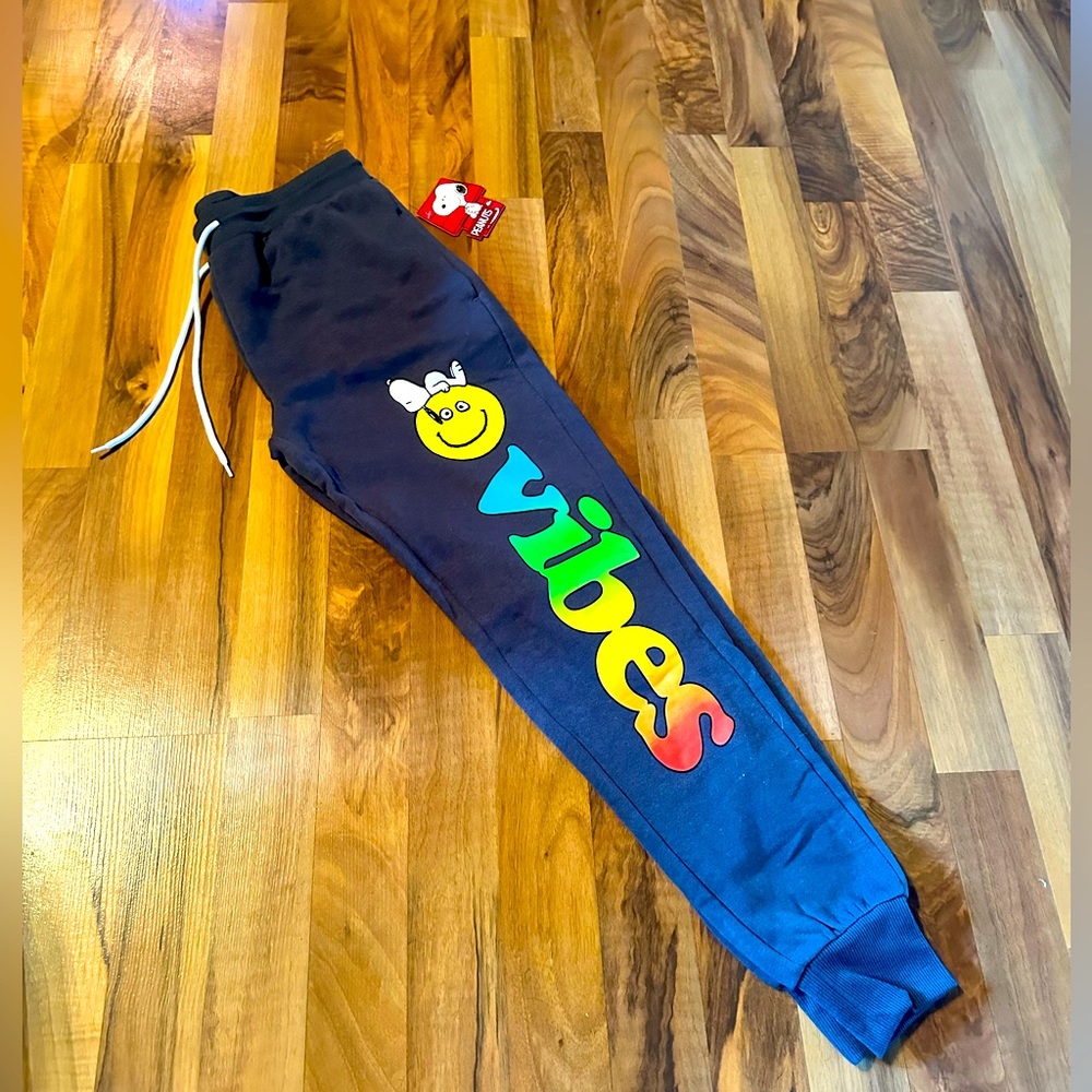 🌈NWT SNOOPY VIBE JOGGERS